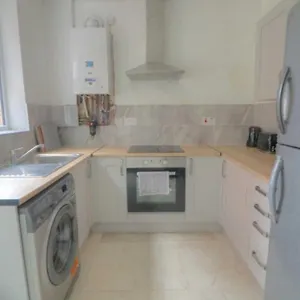  Apartment Woodcroft Short Lets