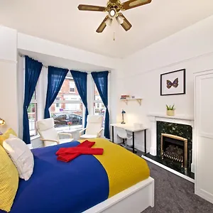 Holiday home - Economy Close To Centre Gg