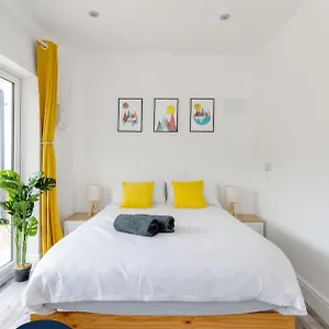  Apartment Flatzy - Charming Garden Annexe In Aigburth With Kitchenette